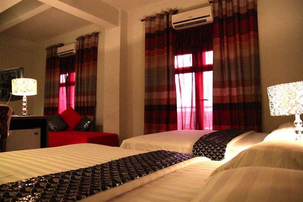 アレナー デラックス ホテル Malacca エクステリア 写真
